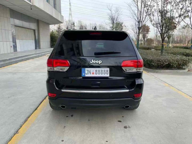 济宁16年Jeep大切诺基9