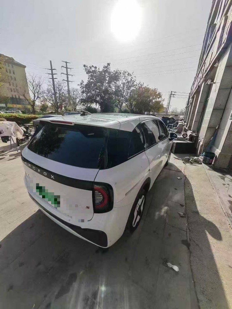 菏泽24年极狐汽车考拉7