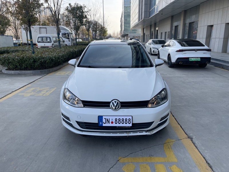 济宁15年大众高尔夫1