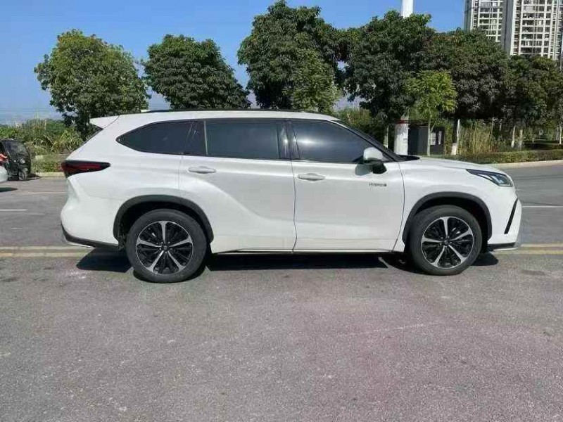 吉安24年丰田皇冠2