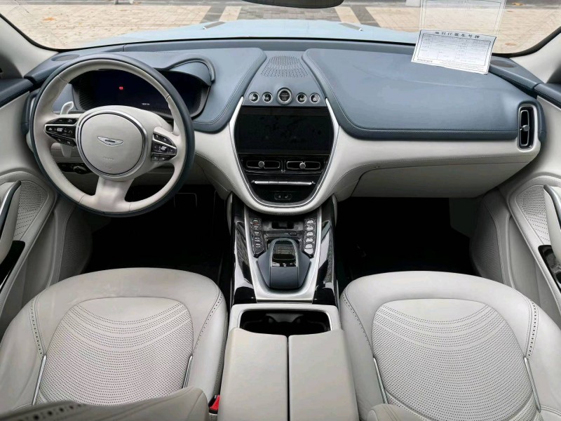 徐州22年阿斯顿·马丁DBX6