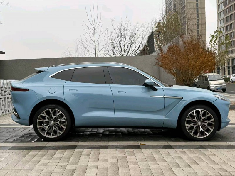 徐州22年阿斯顿·马丁DBX8