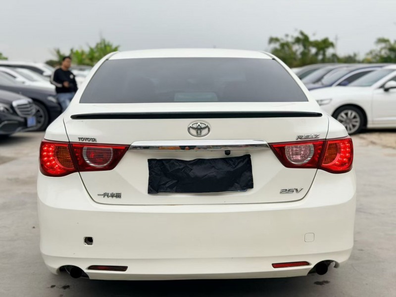 汕头12年丰田锐志8