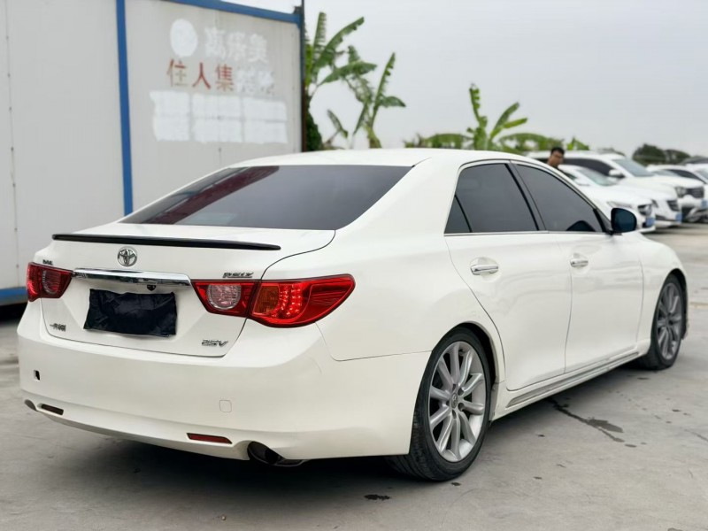 汕头12年丰田锐志9