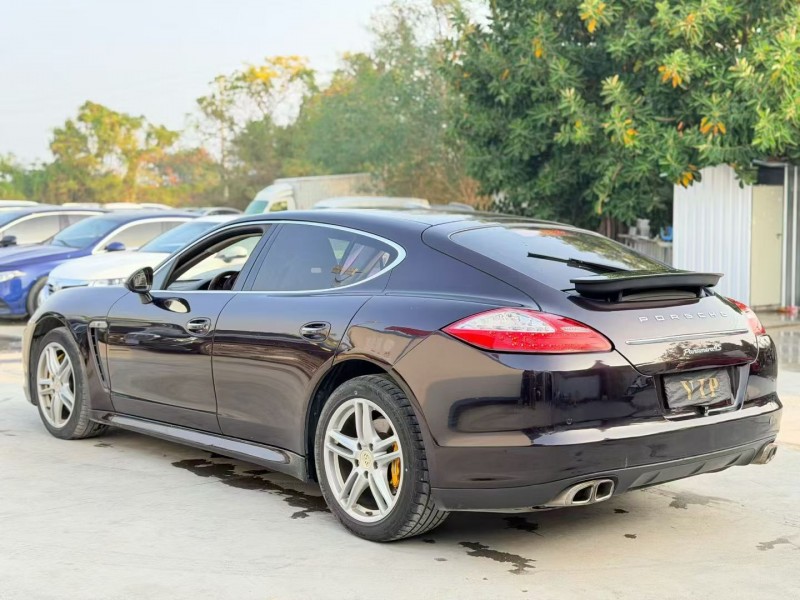 汕头10年保时捷帕拉梅拉6