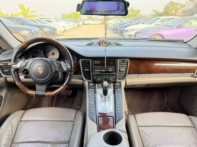 汕头10年保时捷帕拉梅拉7