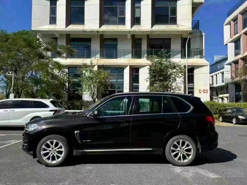 广州19年宝马X56