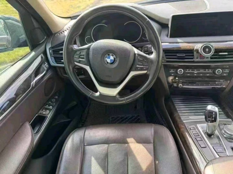 广州19年宝马X58