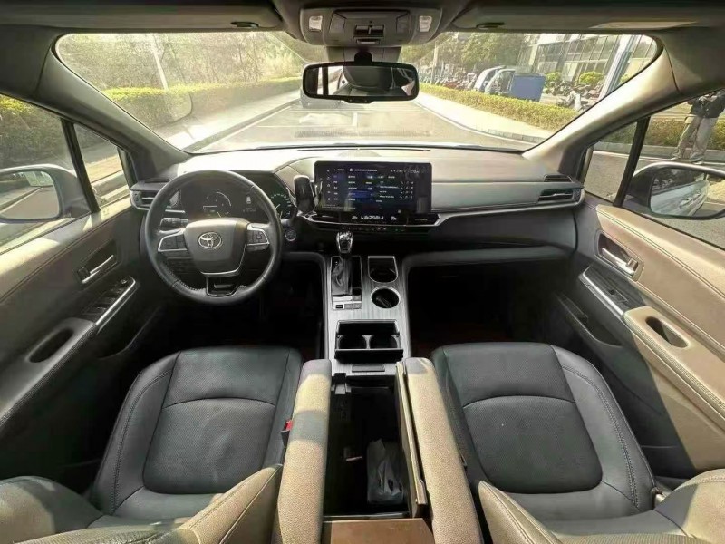 东莞22年丰田塞纳6