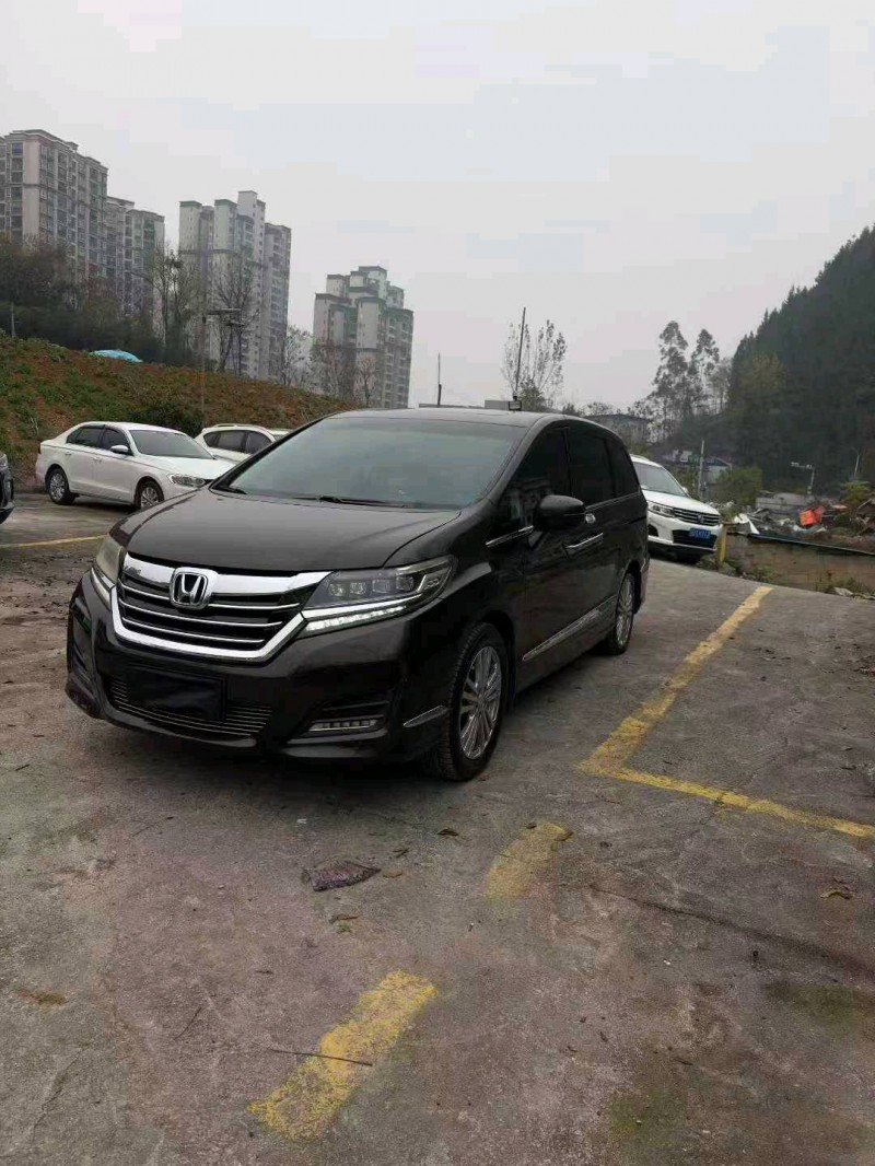 重庆17年本田艾力绅3