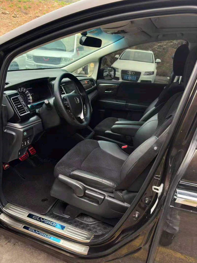 重庆17年本田艾力绅4