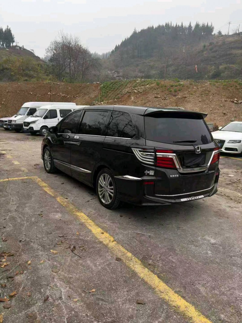 重庆17年本田艾力绅7