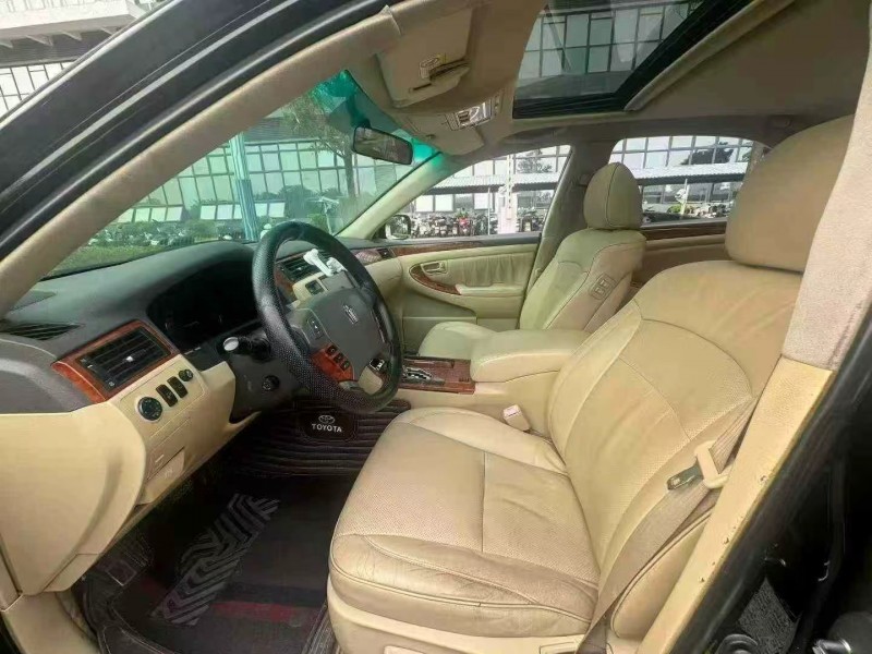 东莞09年丰田皇冠4