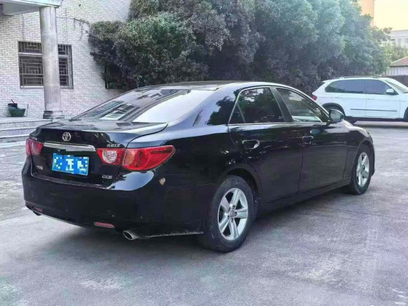 漳州12年丰田锐志7