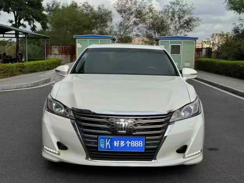 东莞18年丰田皇冠1