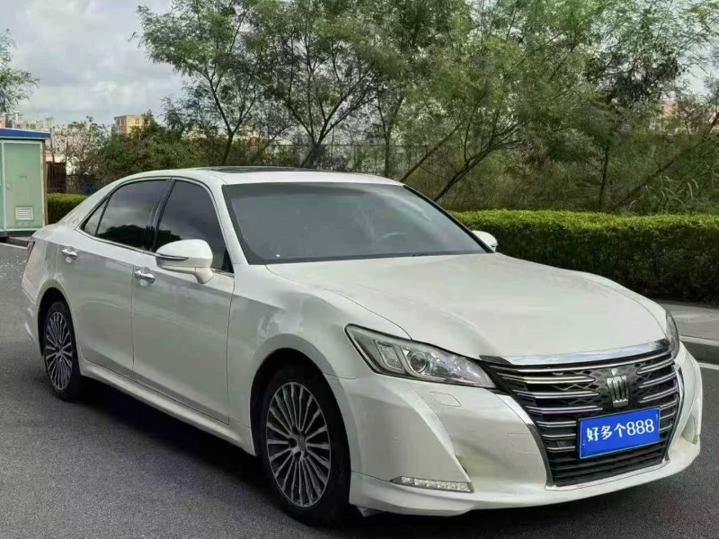 东莞18年丰田皇冠2
