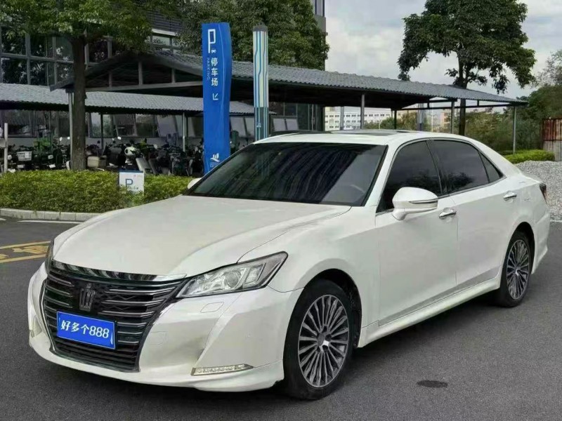 东莞18年丰田皇冠3