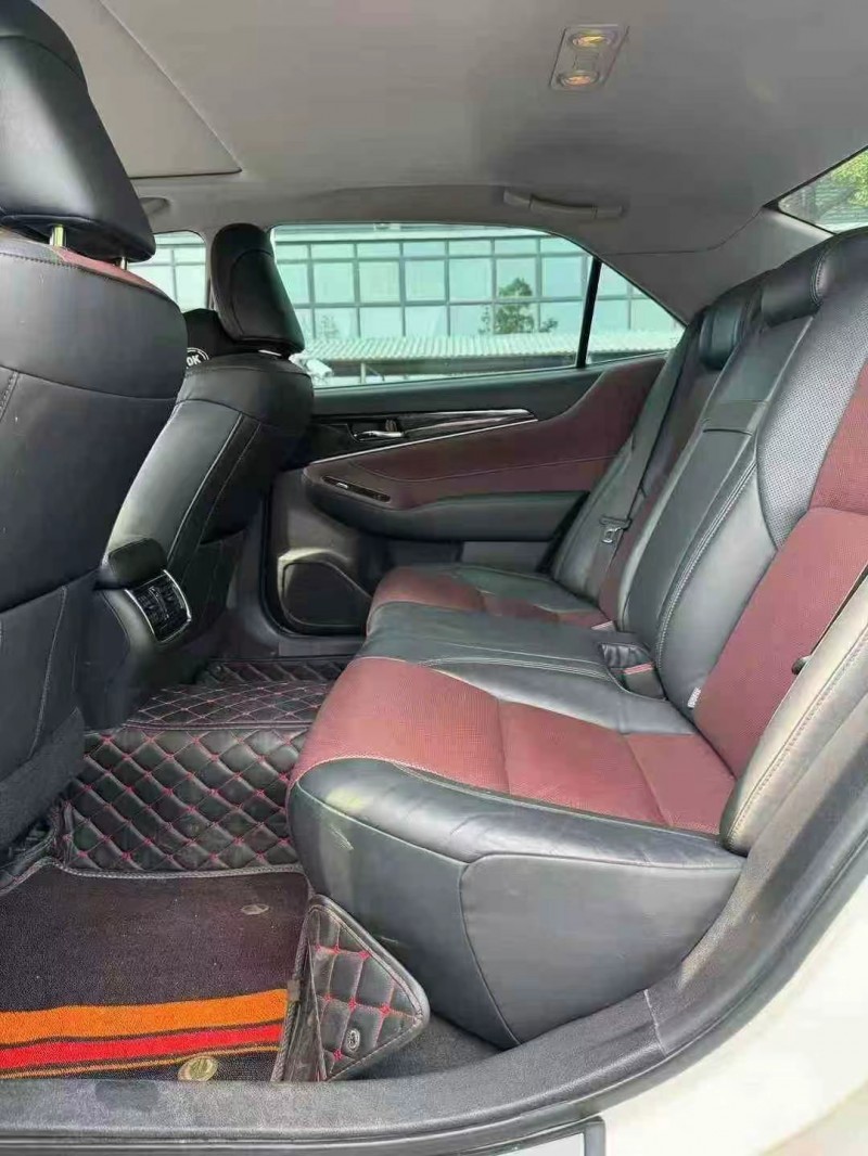 东莞18年丰田皇冠6