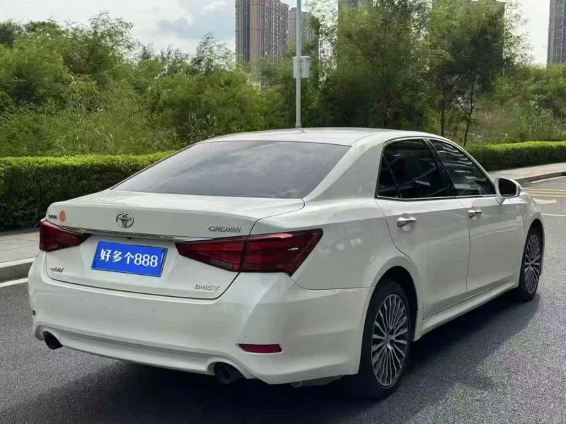 东莞18年丰田皇冠8