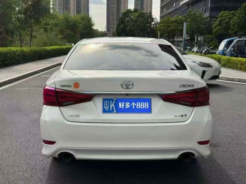 东莞18年丰田皇冠9