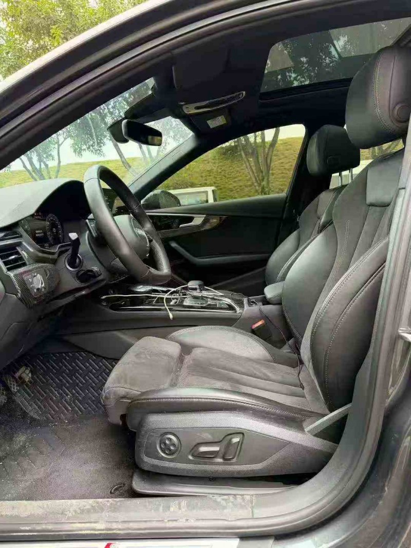 重庆23年奥迪A4L5