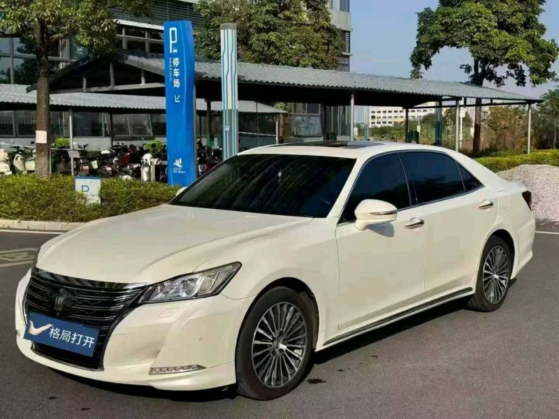 东莞19年丰田皇冠3