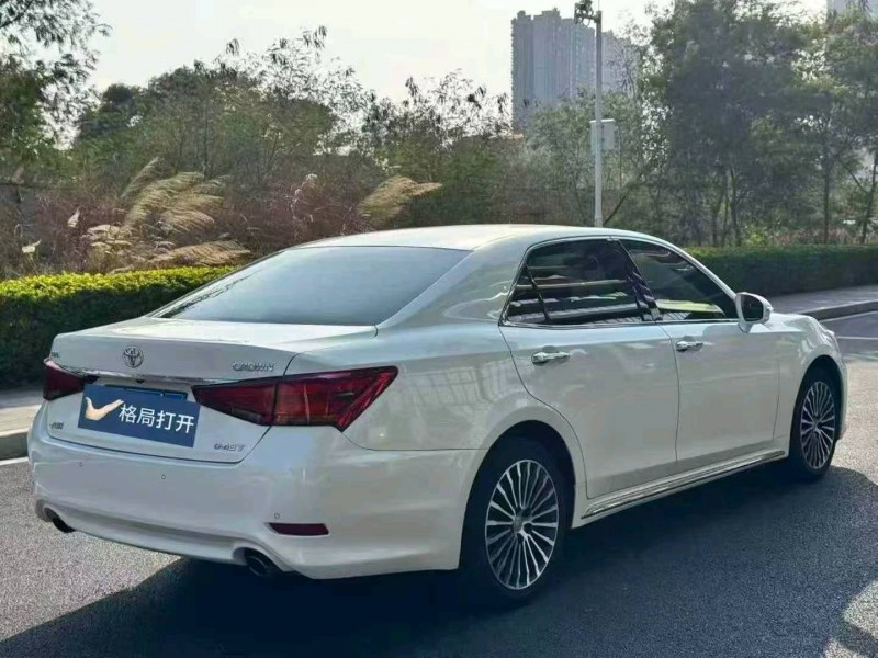 东莞19年丰田皇冠8