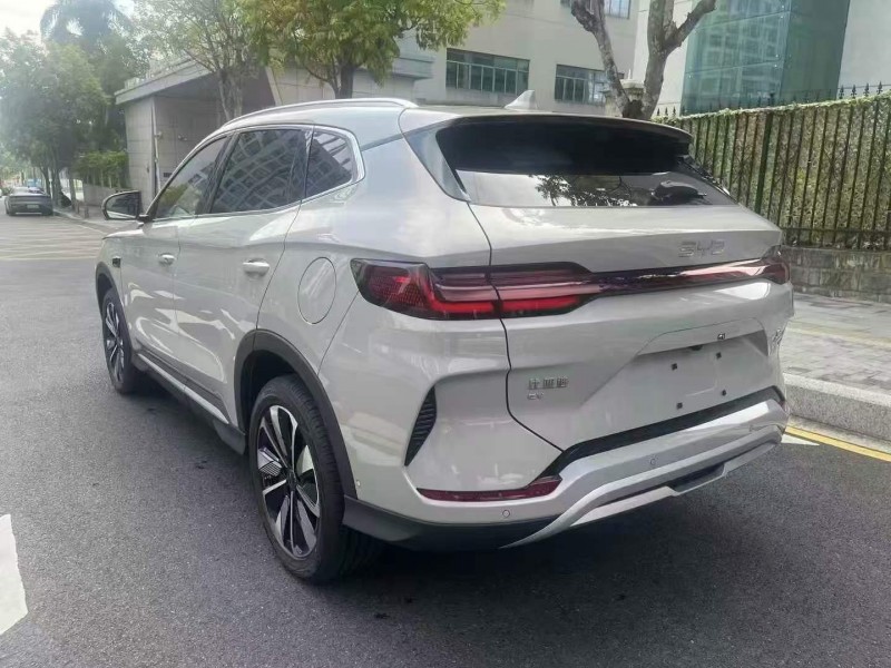 广州25年比亚迪宋8