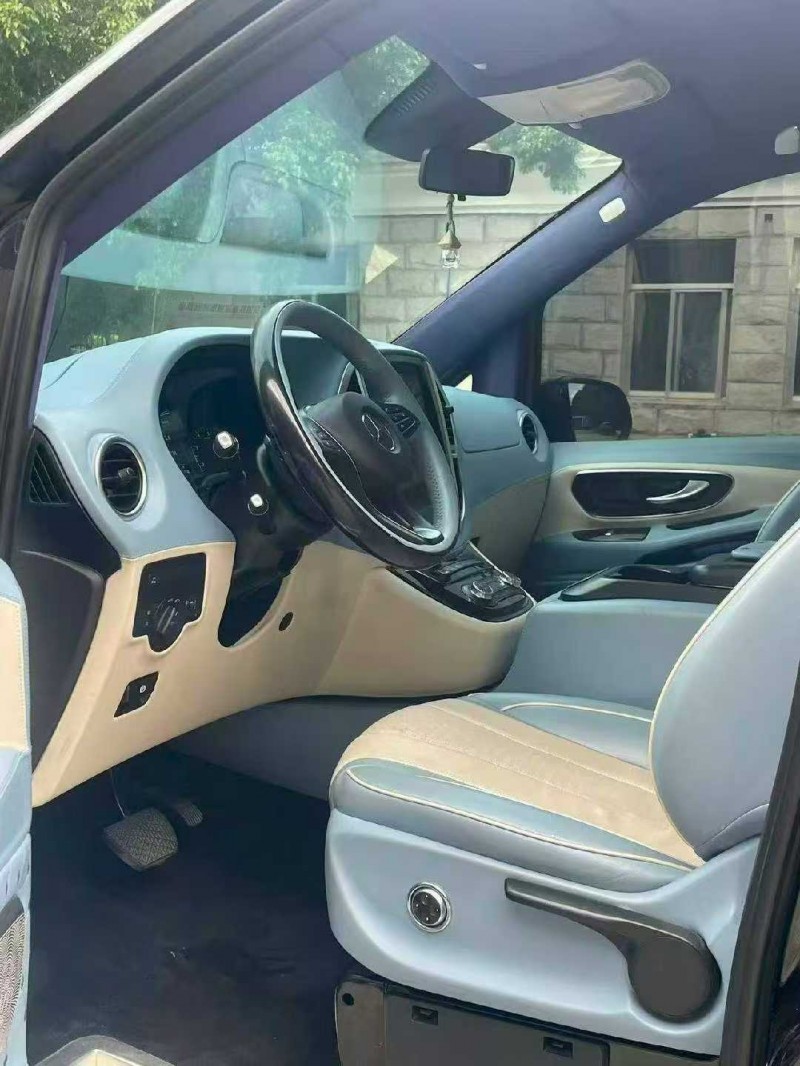 漳州21年奔驰威霆4