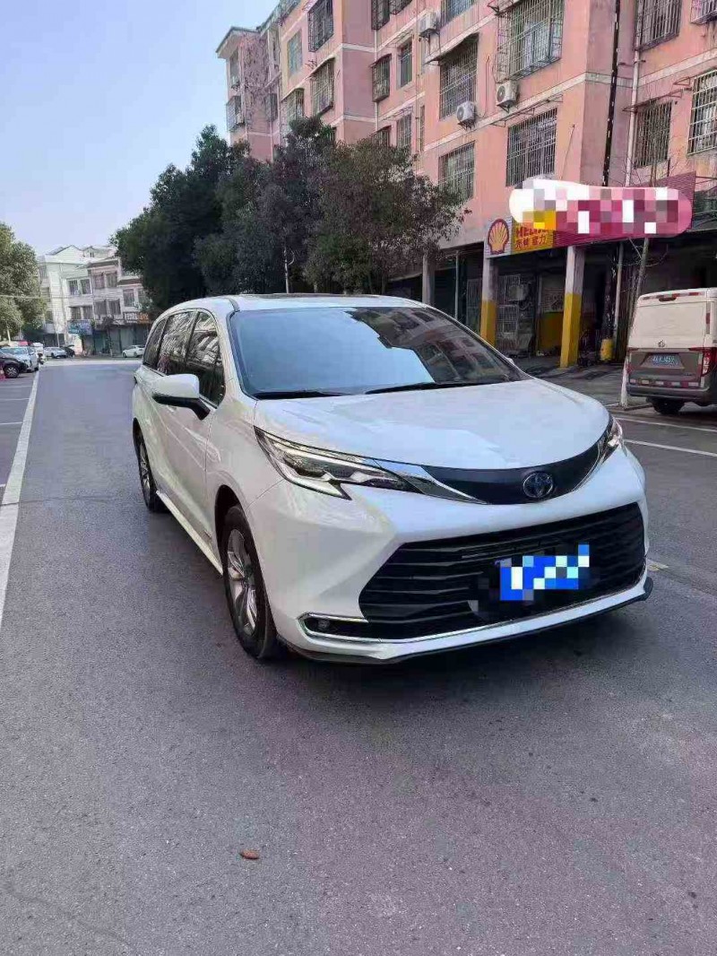 湘潭24年丰田塞纳2