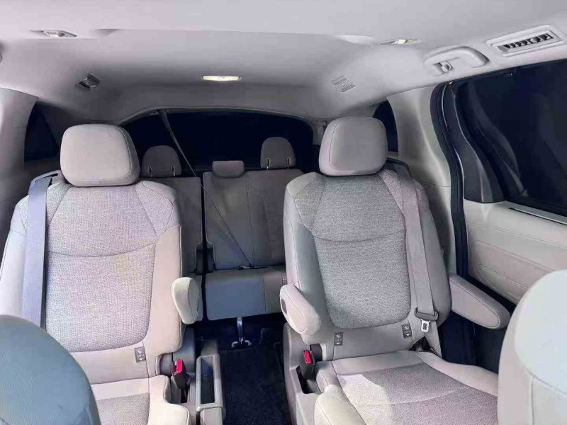 湘潭24年丰田塞纳5