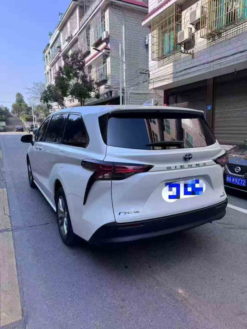 湘潭24年丰田塞纳9