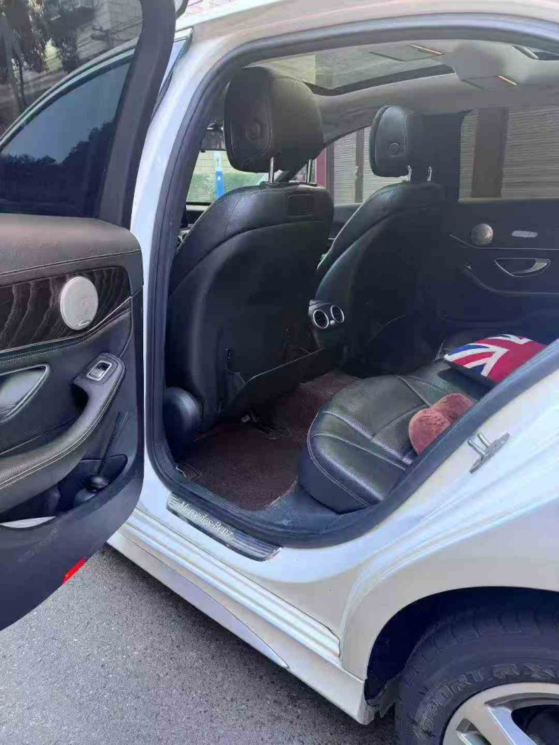 张家界18年奔驰C4