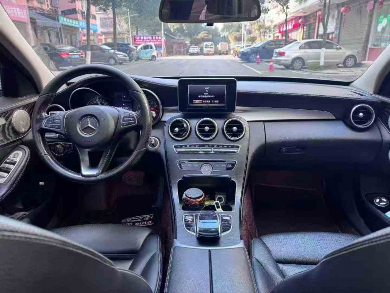 张家界18年奔驰C5