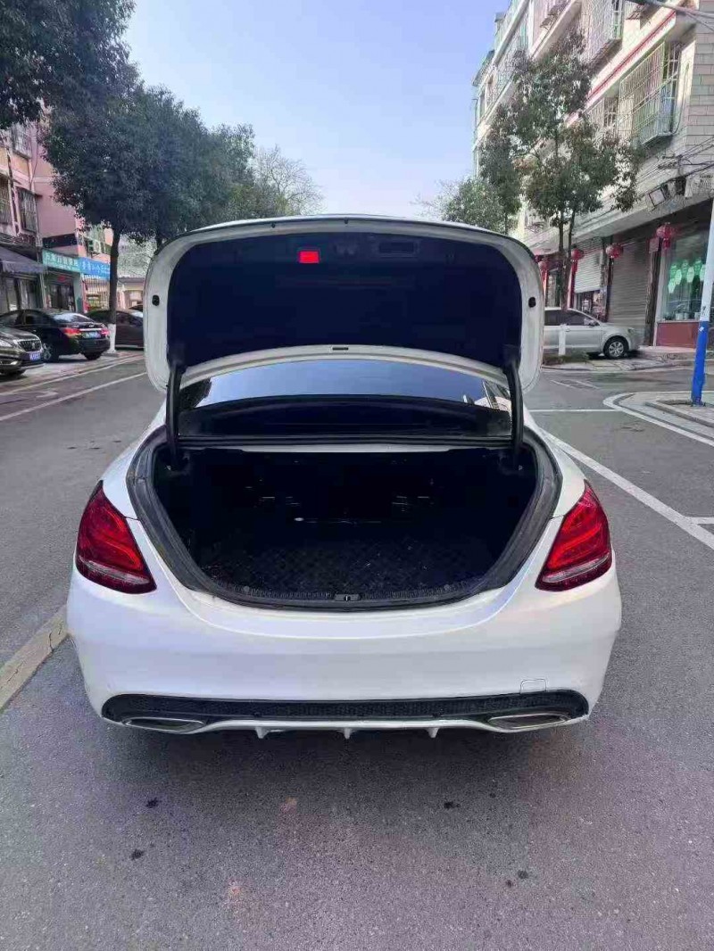 张家界18年奔驰C7