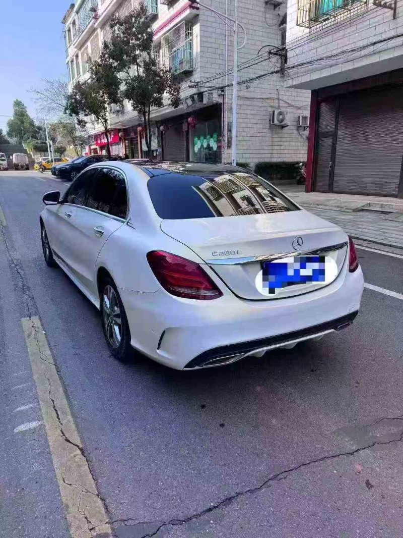 张家界18年奔驰C8