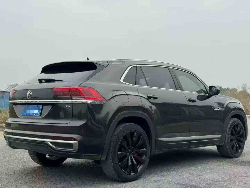 防城港19年大众途昂7