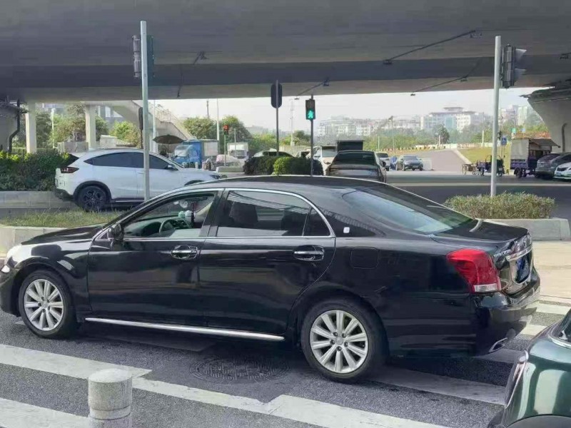 广州11年丰田皇冠8