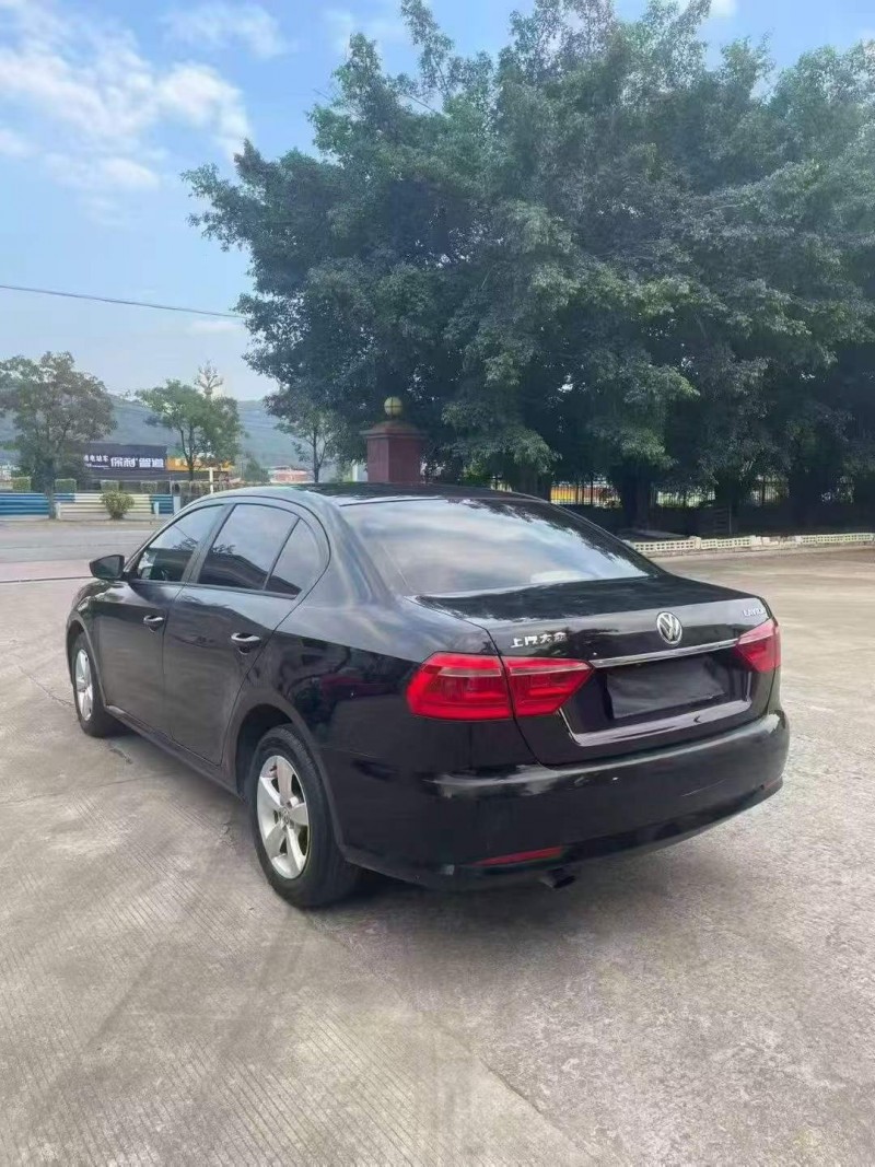 漳州17年大众朗逸8