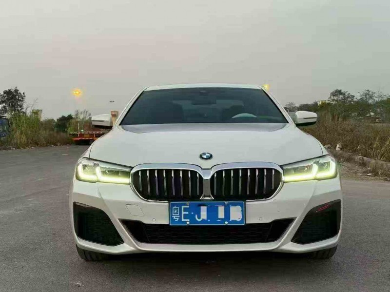 钦州22年宝马5系1