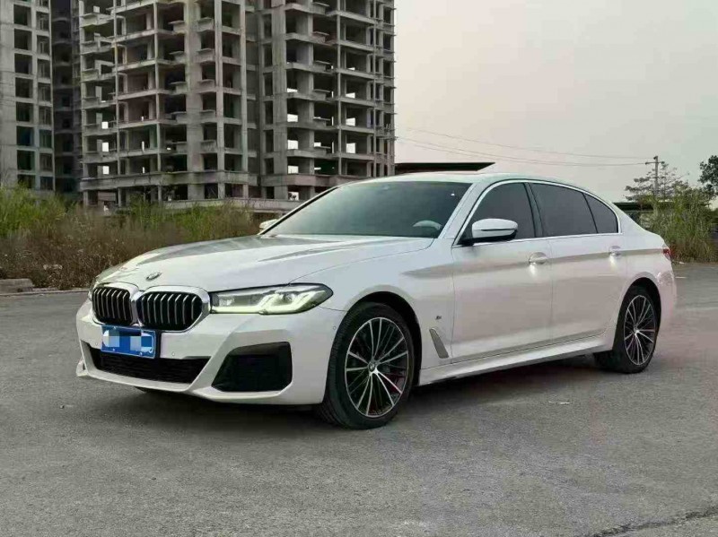 钦州22年宝马5系2