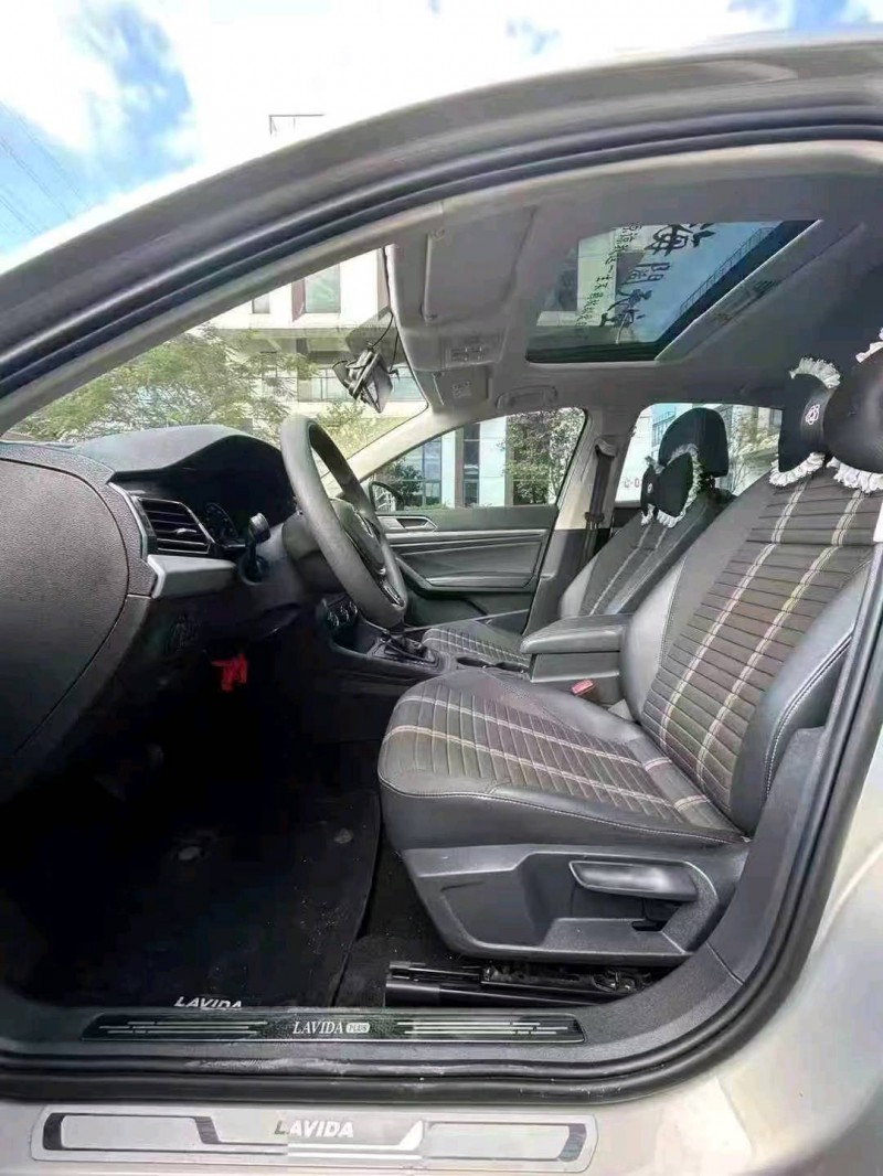 广州20年大众朗逸5