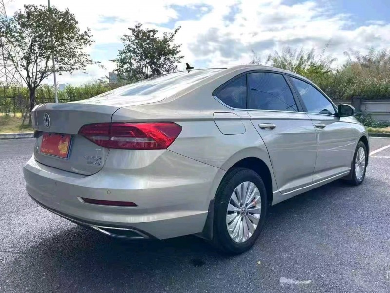 广州20年大众朗逸8