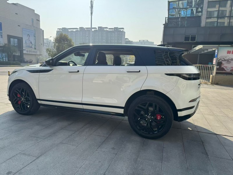 上饶23年路虎极光3