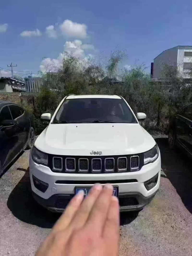 菏泽17年Jeep指南者1