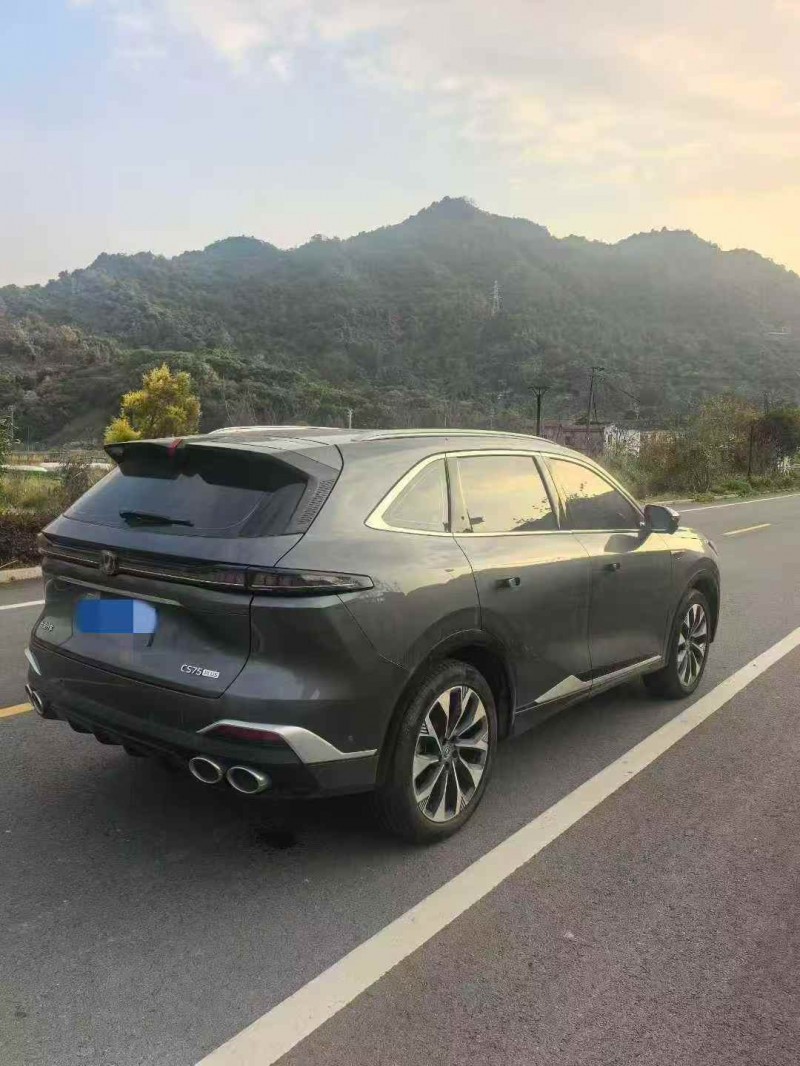 宁波25年长安汽车CS758