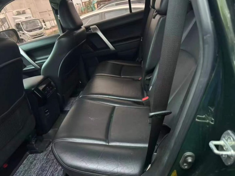 广州17年丰田普拉多5