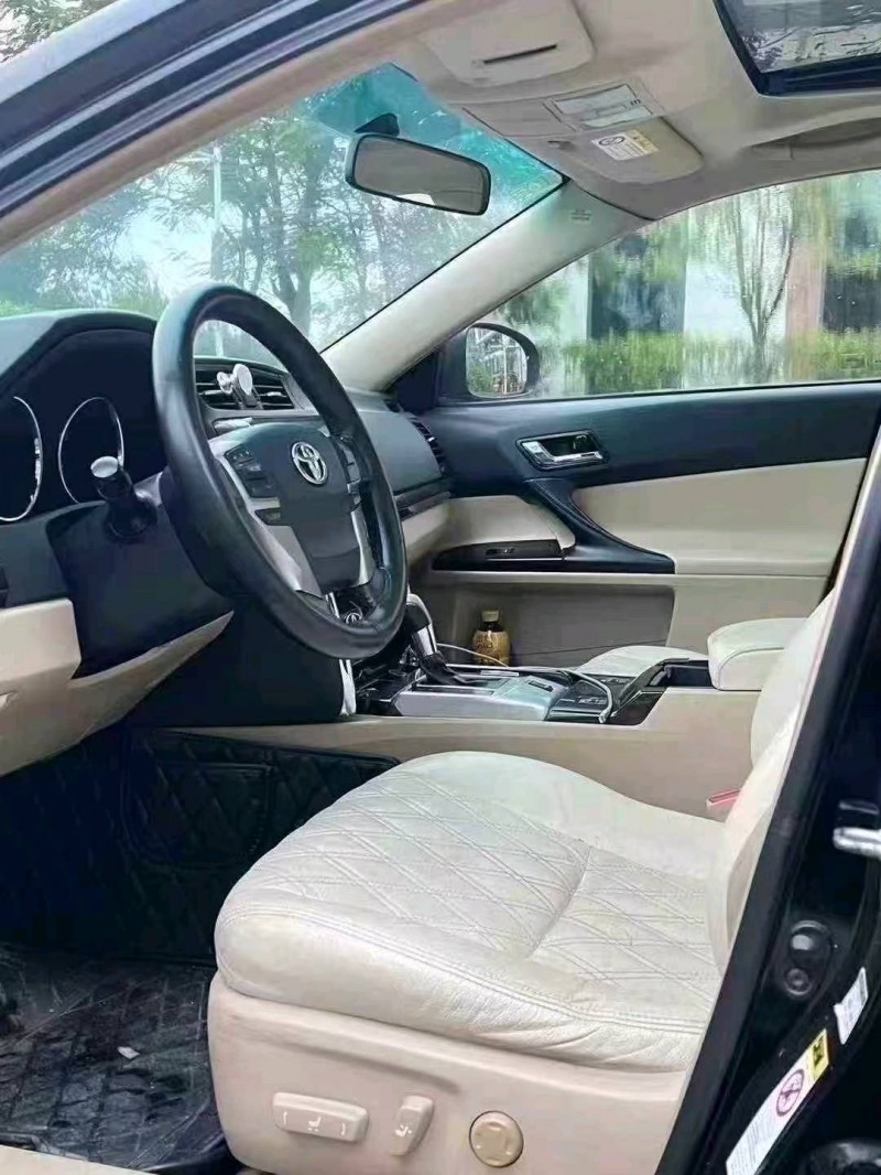 广州11年丰田锐志5