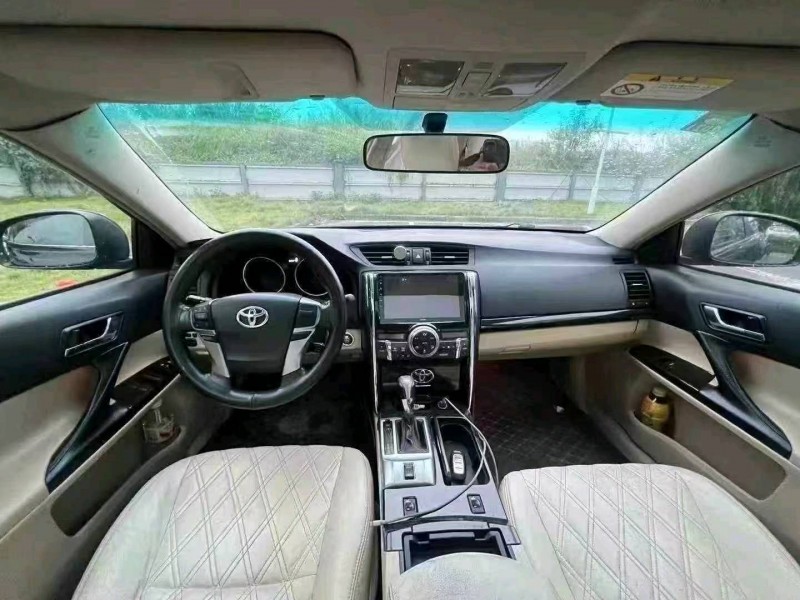 广州11年丰田锐志9