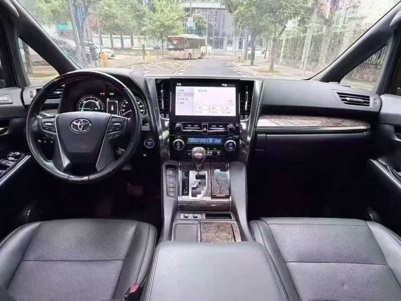 广州20年丰田埃尔法3